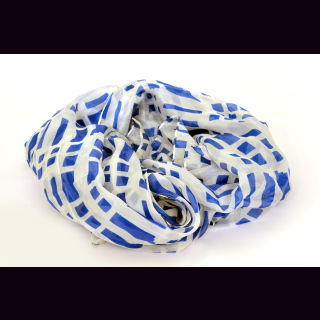 Schal aus Seide weiß mit blauen Rechtecken