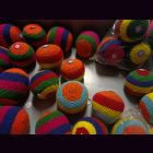 Jonglierball geh&auml;kelt D 8-9 cm